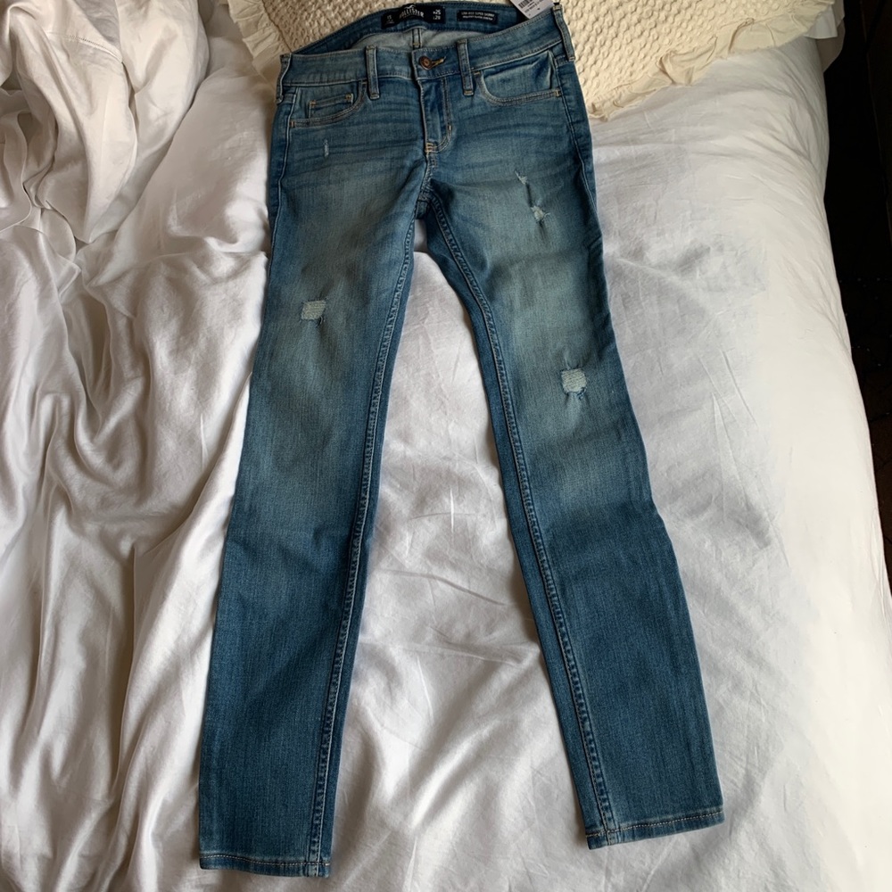 Hollister low-rise super skinny jeans Size 1